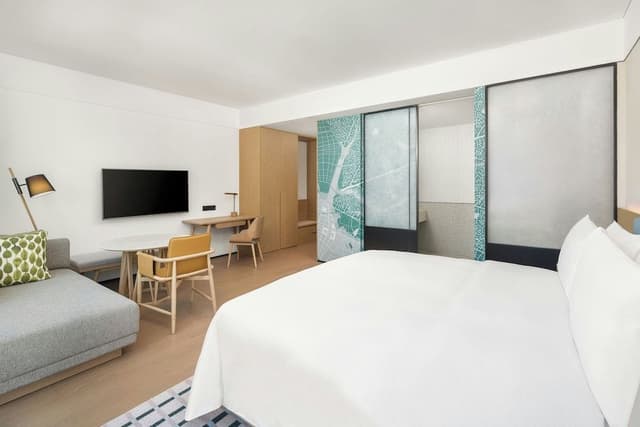Suite, 1 King Bed