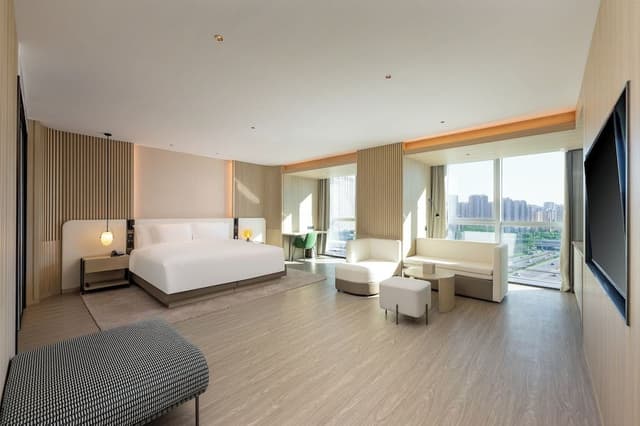 Suite, 1 King Bed (Smart Fitness Mirror)