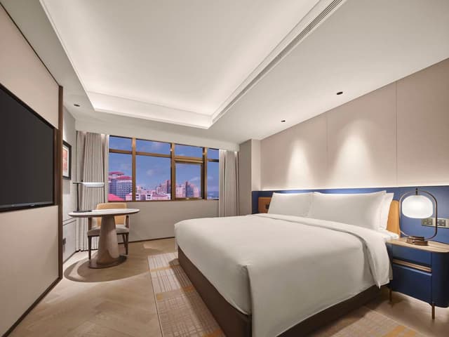 KING DELUXE SUITE