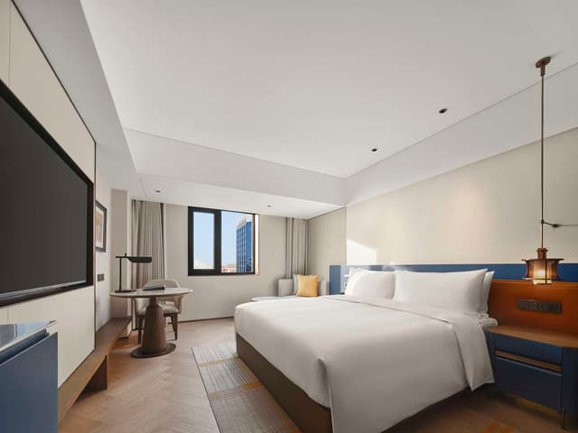 KING DELUXE ROOM