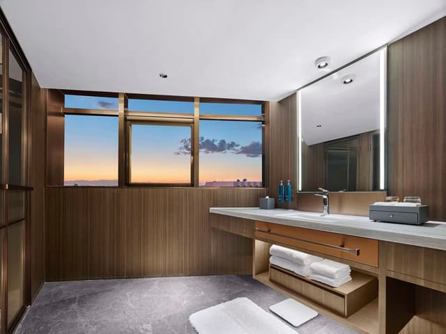 KING DELUXE SUITE