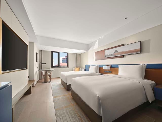 TWIN DELUXE ROOM