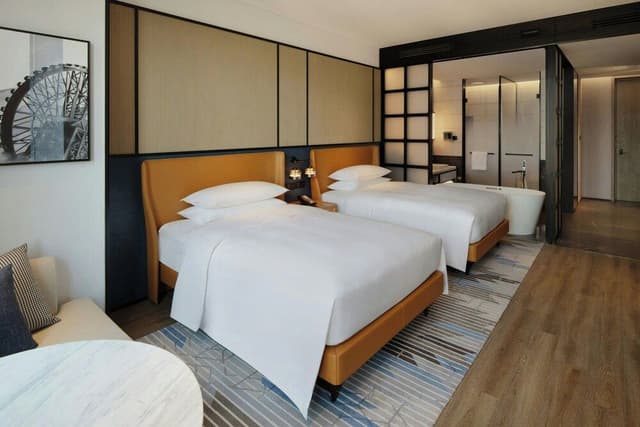 Deluxe Room, 2 Double Beds, City View