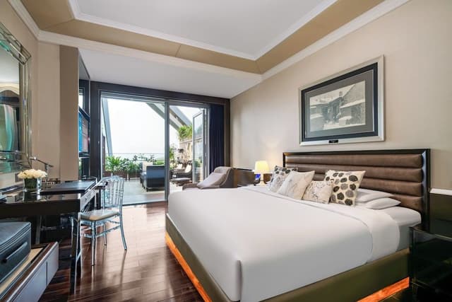 Deluxe Room, 1 King Bed, Terrace