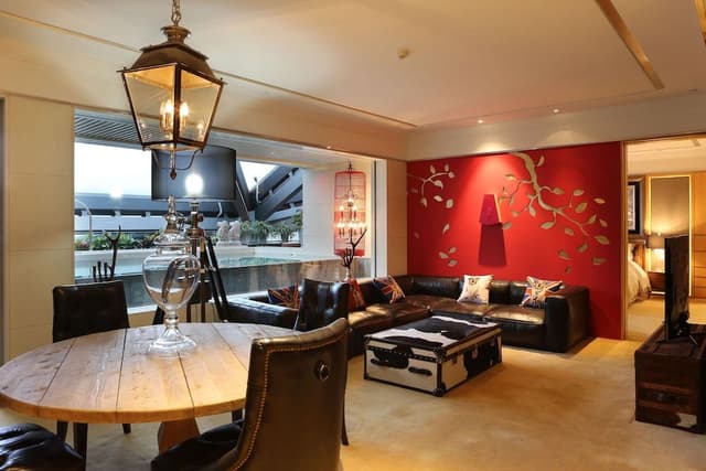 Deluxe Lagoon Suite