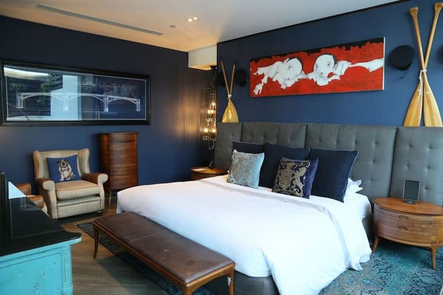 Deluxe Lagoon Suite