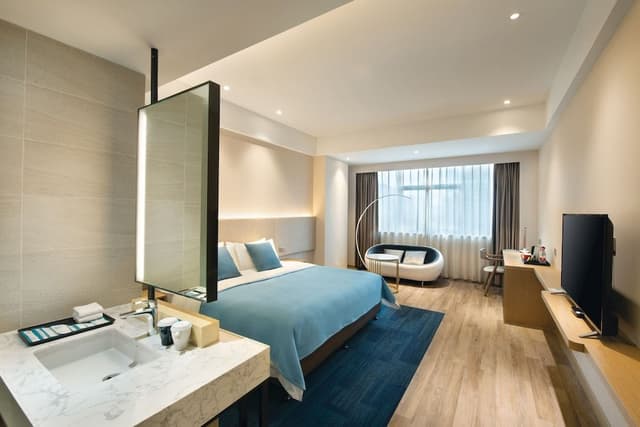 Superior Business King Room