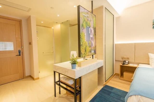 Business King Room