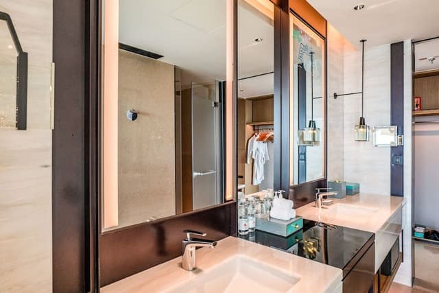Executive Suite, 1 King Bed, Sea View