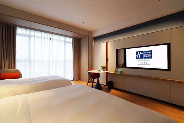 Standard Room, Multiple Beds (Extra Floor Space)