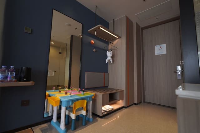 Standard Room, Multiple Beds (Extra Floor Space)