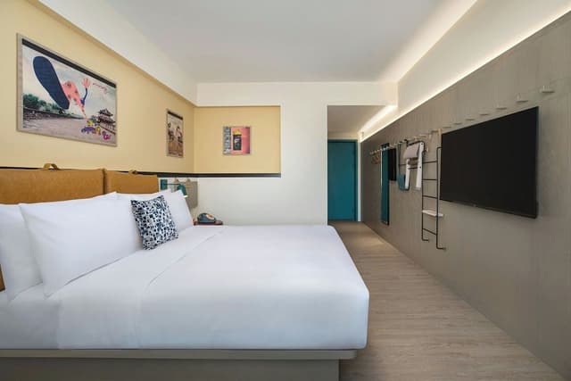 Standard Room, 1 King Bed