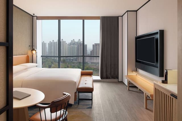 Club Room, 1 King Bed