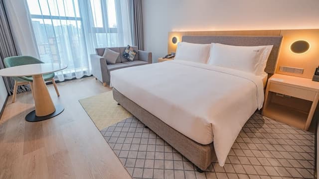 Standard Room, 1 King Bed