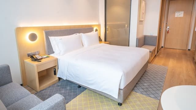 Standard Room, 1 King Bed