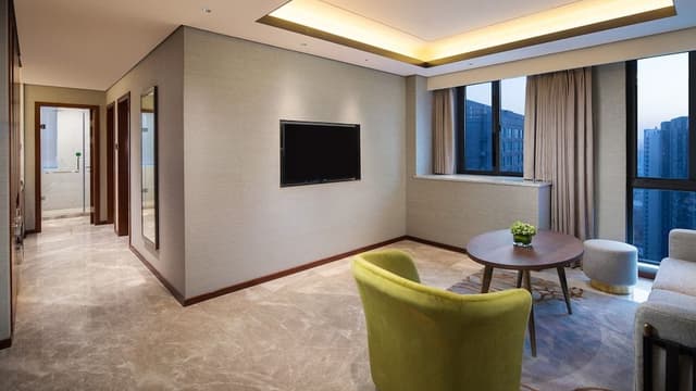 Deluxe Suite