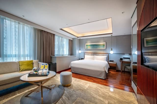 Standard Room, 1 King Bed, Refrigerator