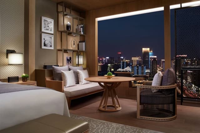 Room, 1 King Bed, City View