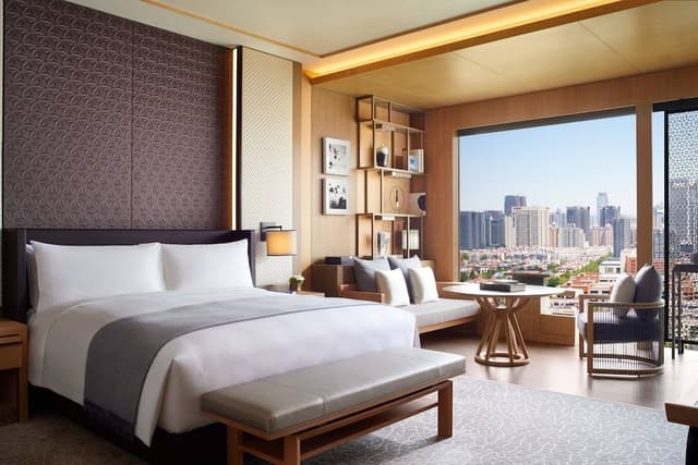 Room, 1 King Bed, City View