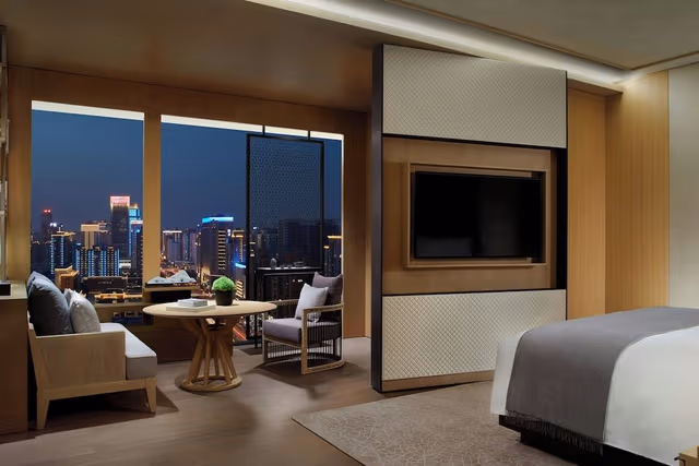 Room, 1 King Bed, City View
