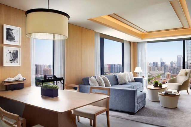 Club Suite, 1 Bedroom, City View