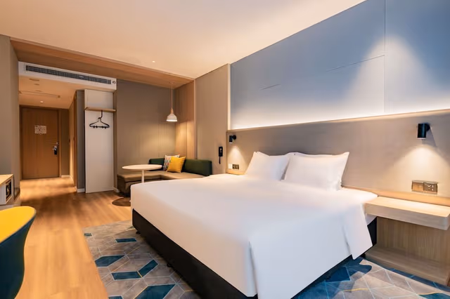 King Standard Extra Floor Space
