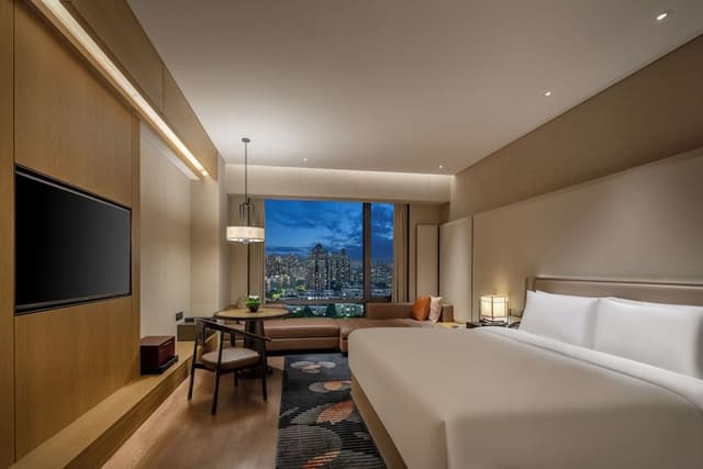 1 King Classic High Floor