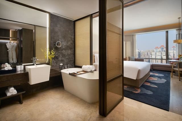 1 King Classic High Floor