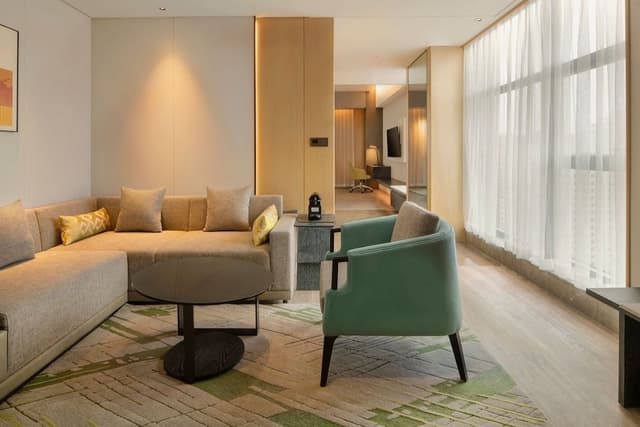 Business Suite, 1 King Bed