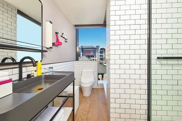 Standard Room, 1 King Bed (Urban)