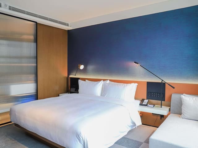 Standard Room, 1 King Bed