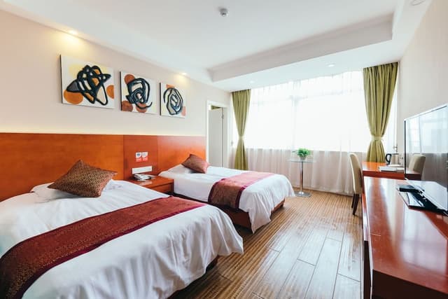 Deluxe Suite