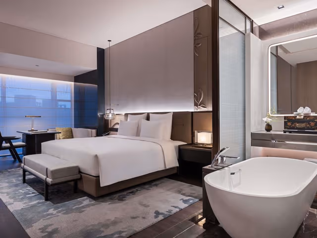 Superior Room, 1 King Bed, City View
