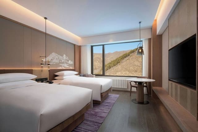 Room, 2 Double Beds, Mountain View