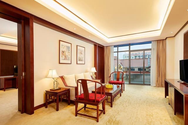 Deluxe Suite, 1 Bedroom, Balcony