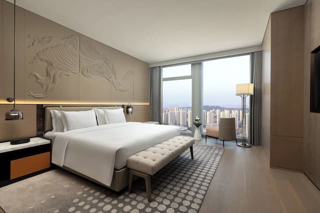 Suite (Ambassador)