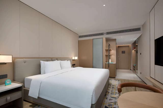 1 King Bed, Deluxe Room, Non-Smoking