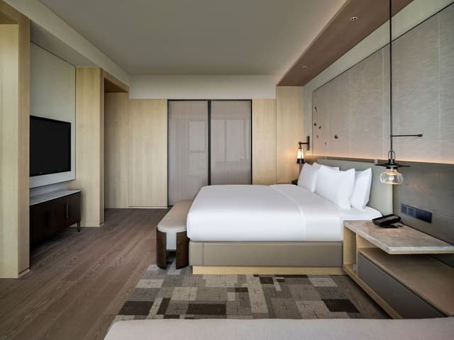 Club Suite, 1 Bedroom, City View
