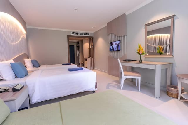 Superior Garden View King Room