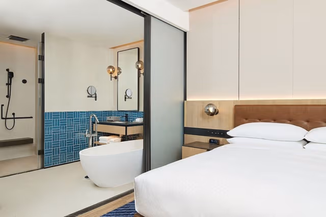 Room, 1 King Bed, City View