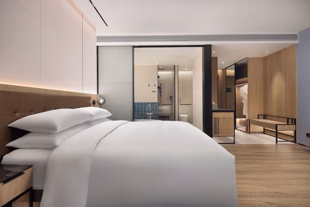 Superior Room, 1 King Bed, City View