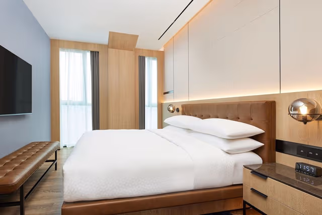 Standard Room, 1 King Bed