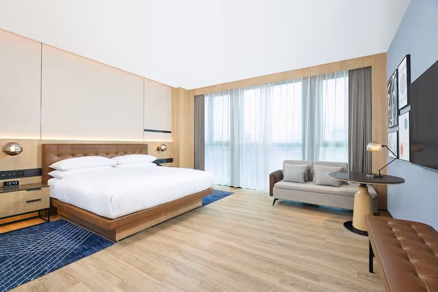 Room, 1 King Bed, City View