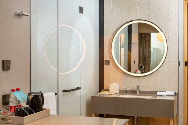 TWIN GUEST ROOM LAKE VIEW