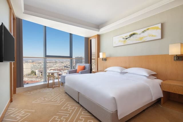 Superior Room, 1 King Bed, City View