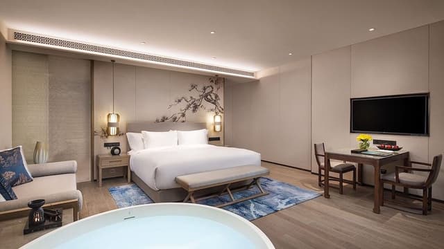 Room, 1 King Bed, Garden View