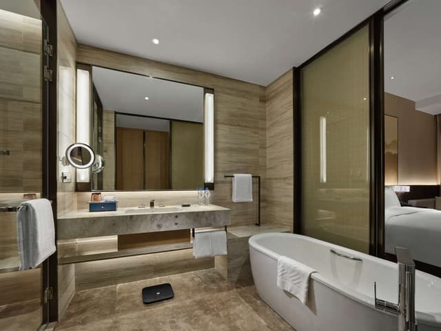 KING DLX HIGH FLOOR