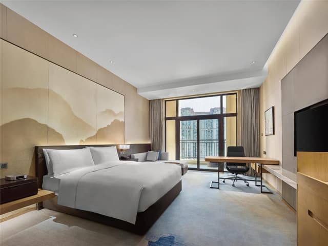 KING DLX HIGH FLOOR