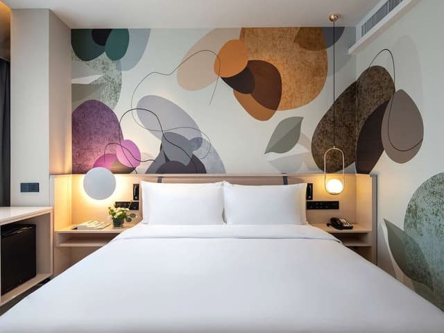 Room, 1 King Bed, River View