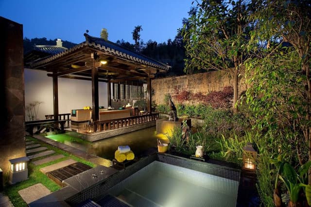 Hot Spring Garden Villa